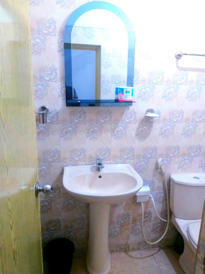 59B Rest Inn Елла Екстер'єр фото